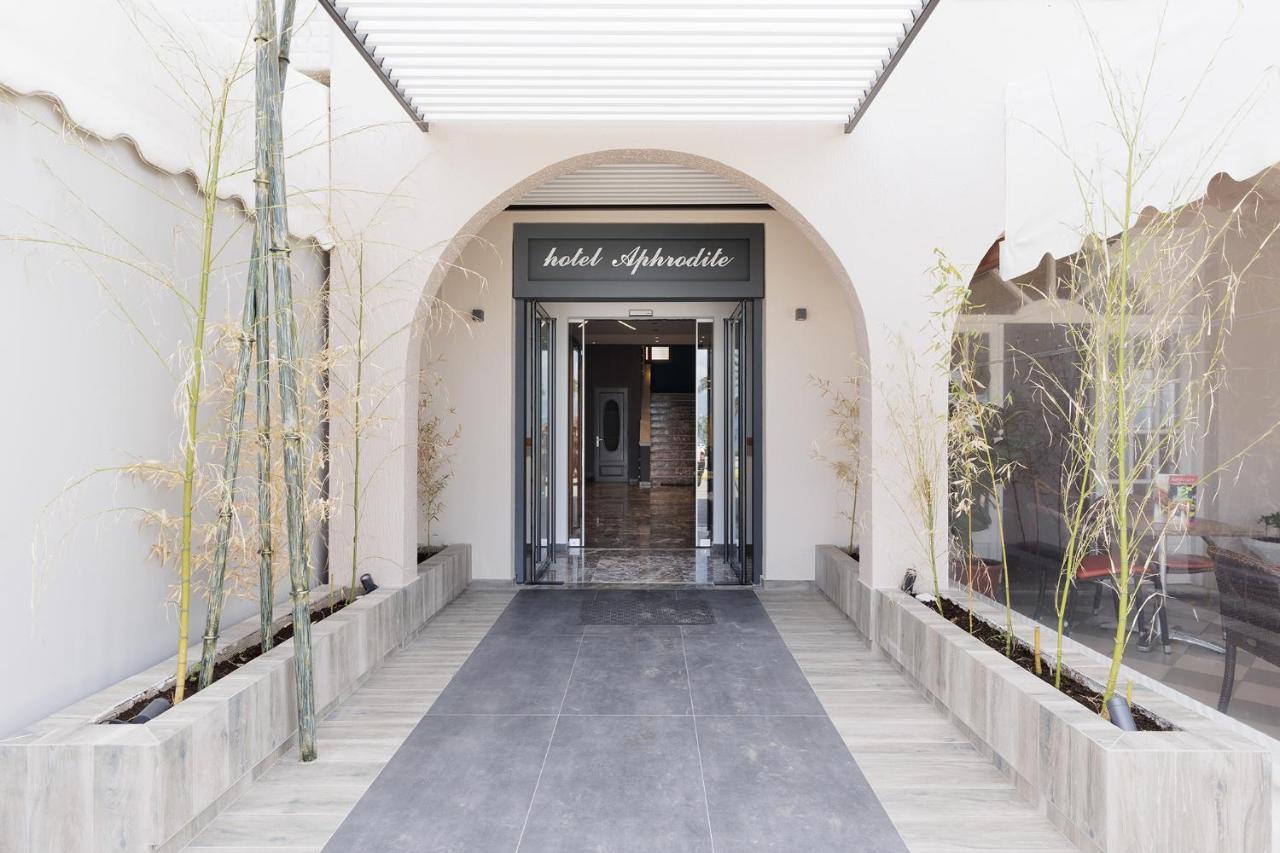 Aphrodite Beachfront Hotel By Konnect, Roda Exterior photo
